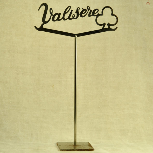 D 144 – Présentoir « Valisère » 1950