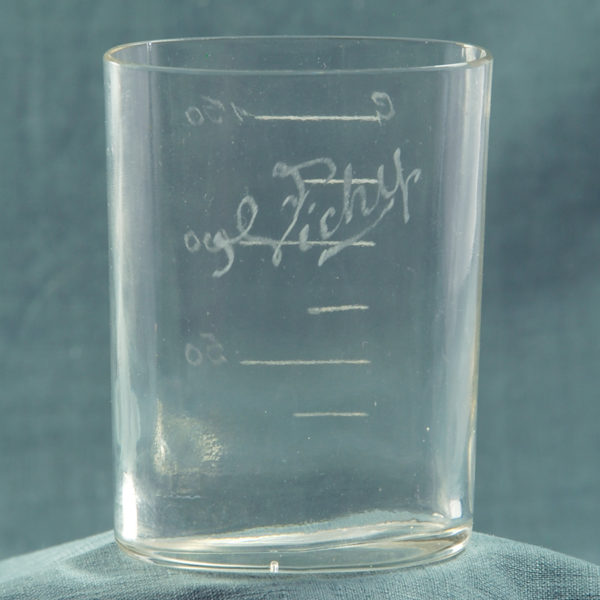 V 760 - Verre de cure 1900