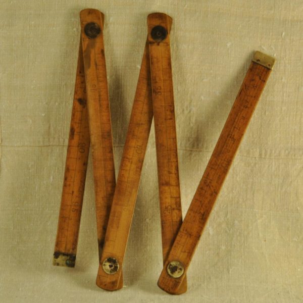 D 624 - Mètre en buis1900