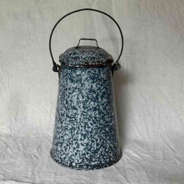 Pot à lait émaillé 1930 - C 1627