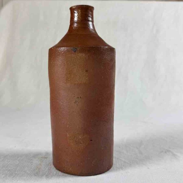 Bouteille 1900 en terre cuite - C 1643